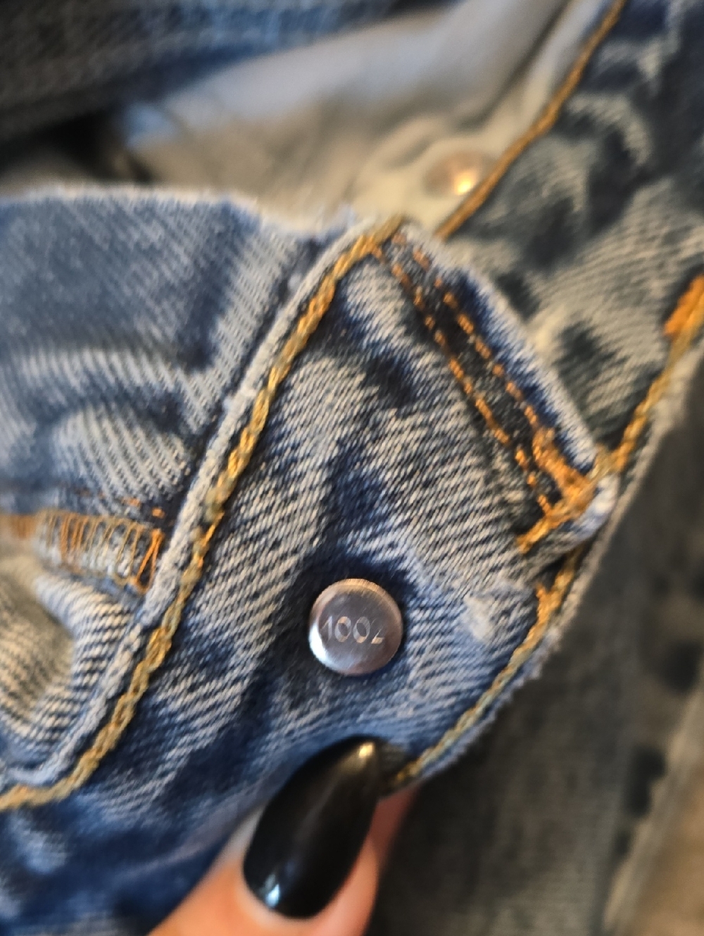 Vintage Levi’s 32x30 Relaxed Fit Light Wash Jeans Distressed Faded 90s - Picture 12 of 12